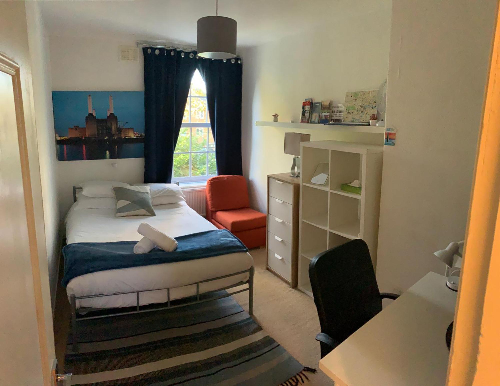 Central Location! Double Bedroom 2 Mins Walk From Battersea Power Underground Station! ロンドン エクステリア 写真
