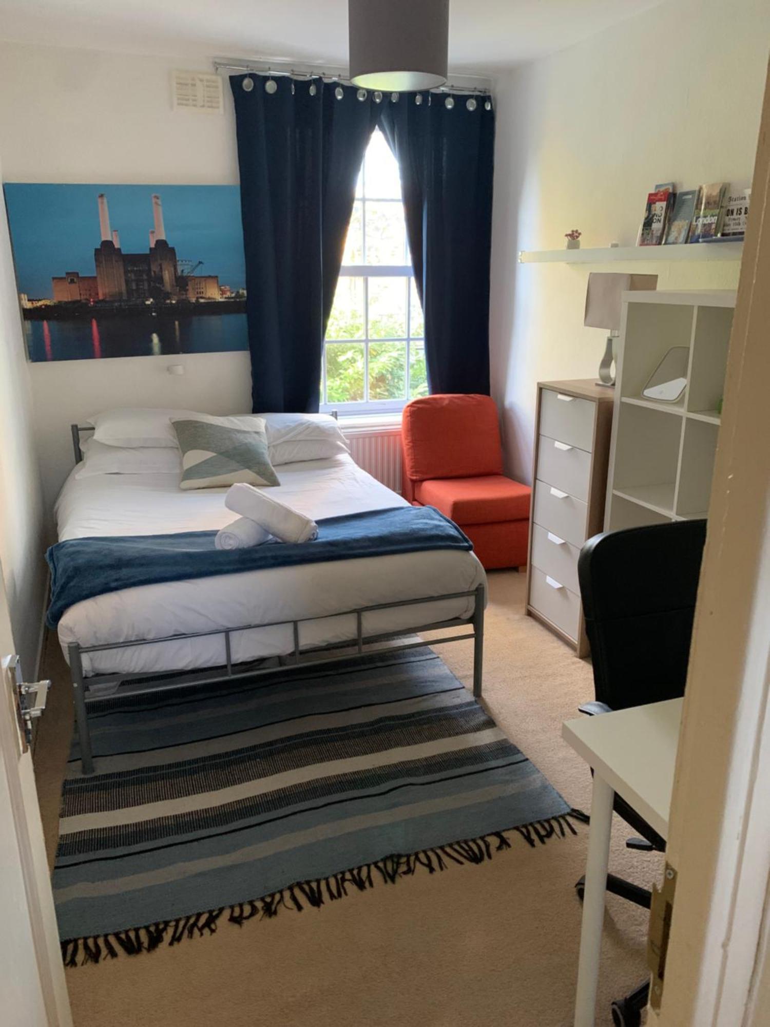 Central Location! Double Bedroom 2 Mins Walk From Battersea Power Underground Station! ロンドン エクステリア 写真